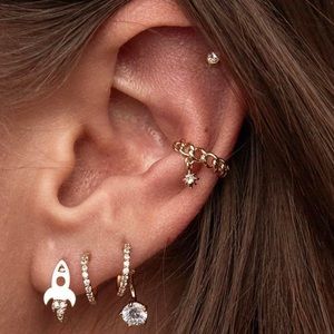 Gold chain star drop ear cuff huggie